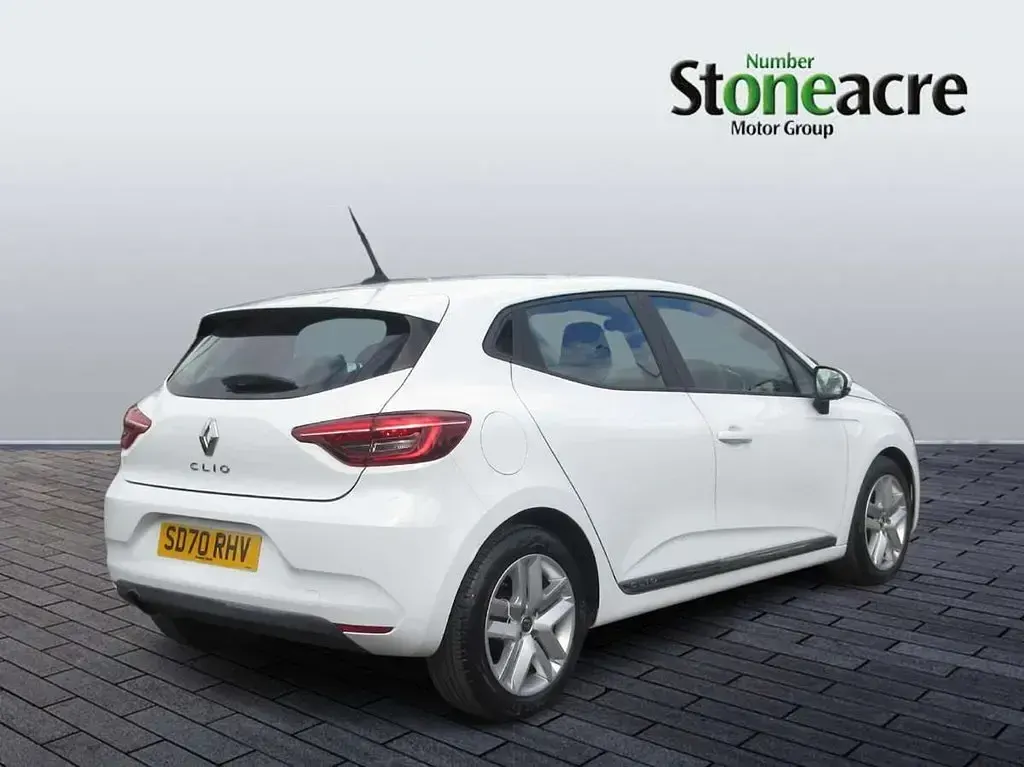 Used Renault Clio V Play 72 HP (52 kW) 2020 White Hatchback