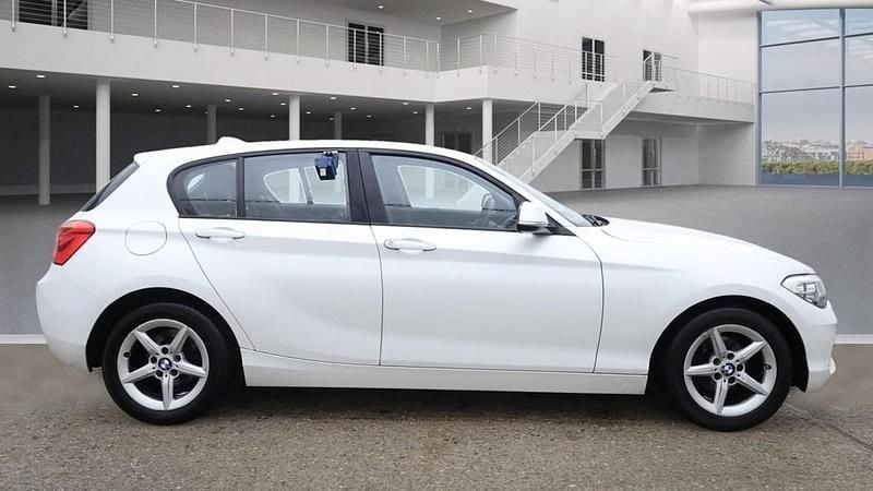 Alpine white Used 2017 BMW 116 Efficient Dynamics Hatchback | £7,475 (Good price) - Image 1/4