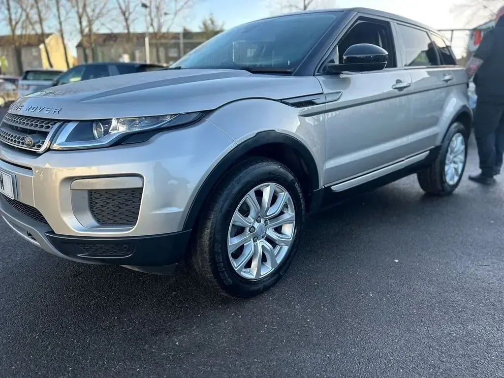 Used Land Rover Range Rover evoque SE 180 HP (132 kW) 2017 Gold SUV