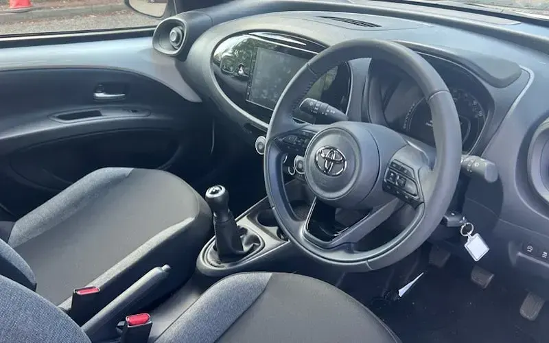 Used Toyota Aygo X PURE 72 HP (52 kW) 2025 White SUV