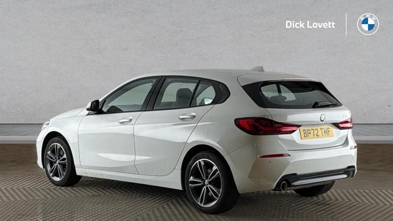 Used BMW 118 Sport Line 134 HP (98 kW) 2022 White Hatchback