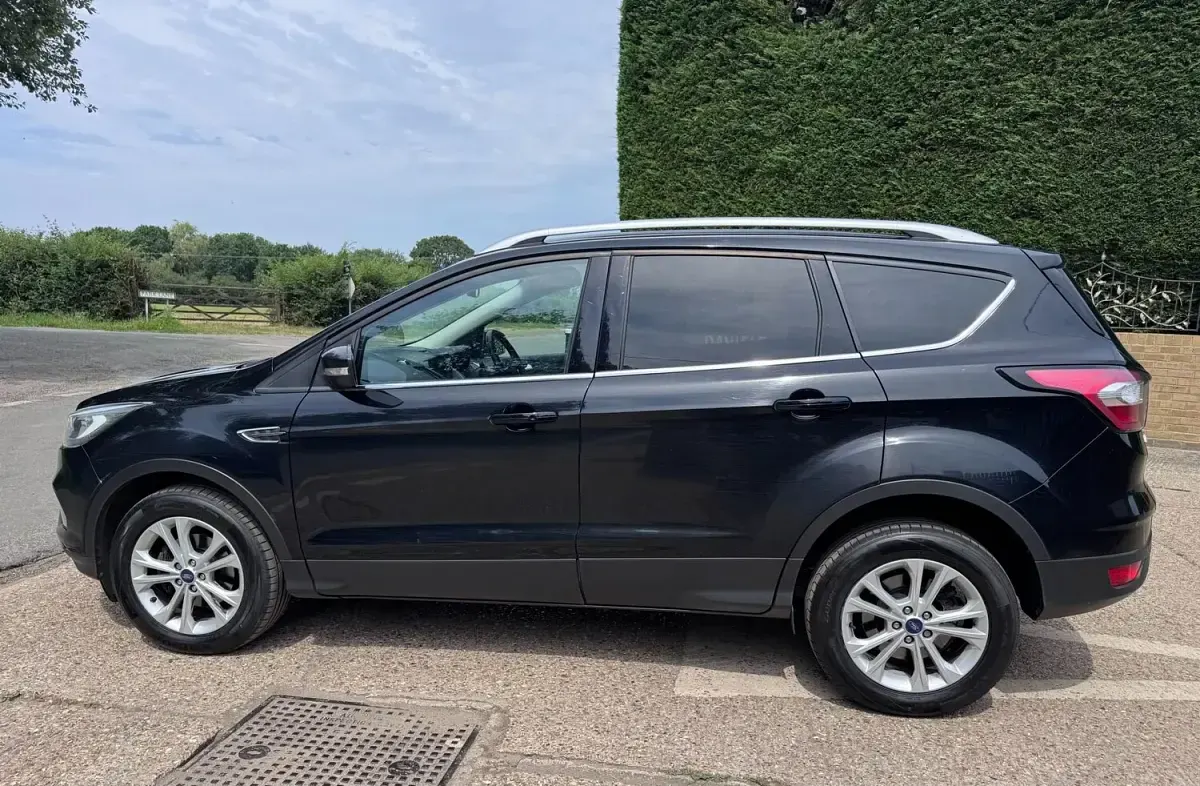 Used Ford Kuga Titanium 120 HP (88 kW) 2019 Black SUV