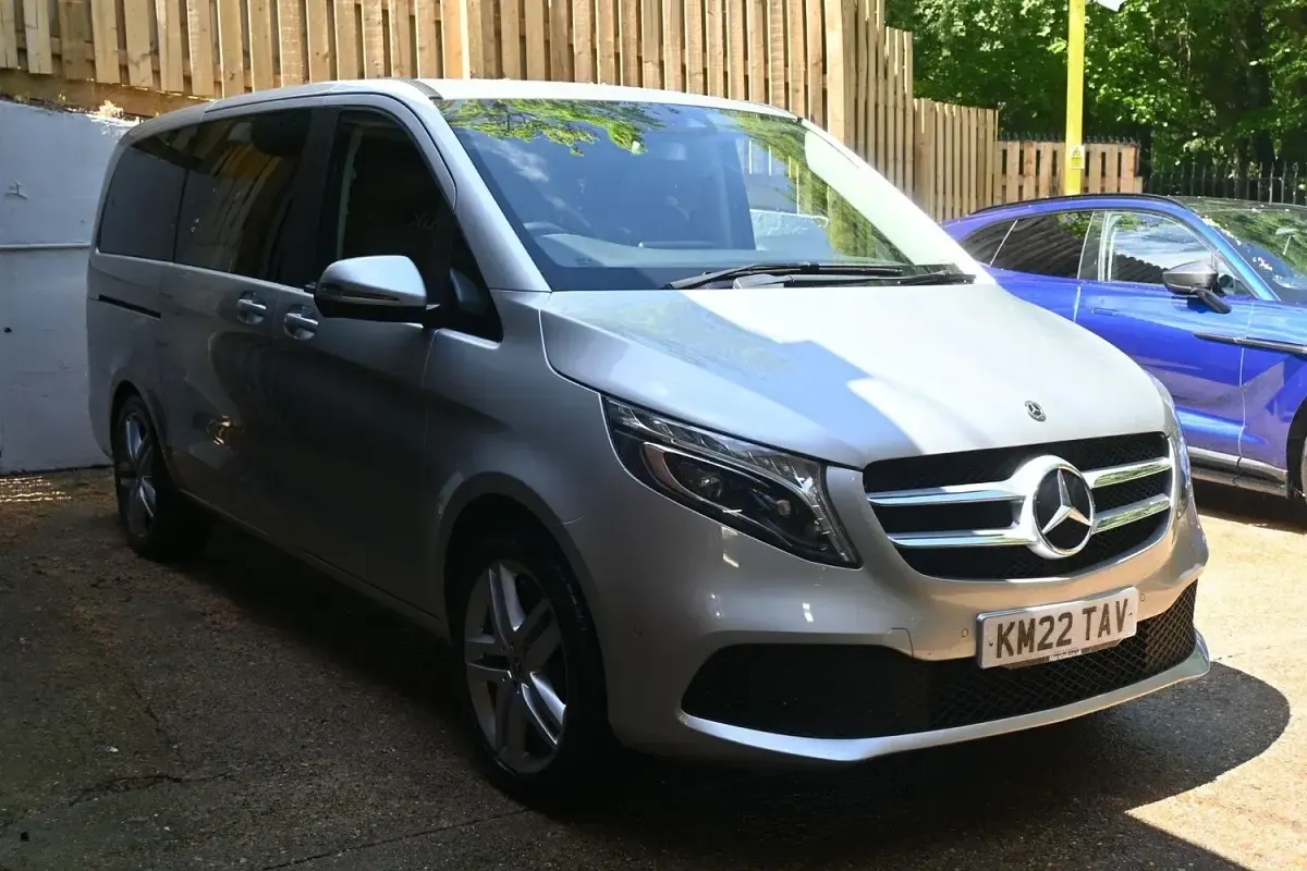 Used Mercedes V220 163 HP (119 kW) 2022 Silver MPV