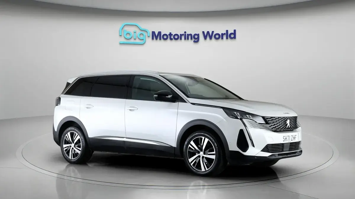 Used Peugeot 5008 Allure Premium 131 HP (96 kW) 2022 SUV