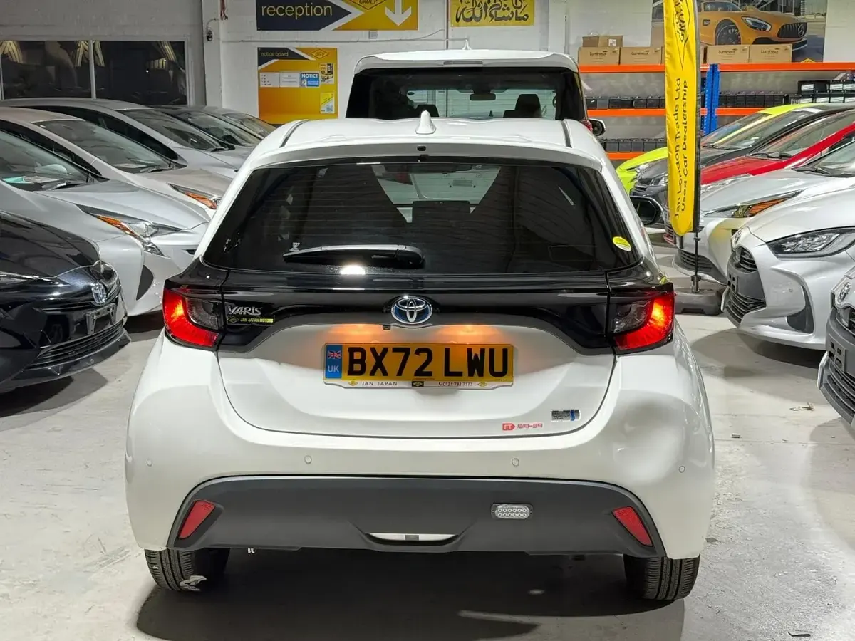 Used Toyota Yaris Hybrid 2026 White Hatchback