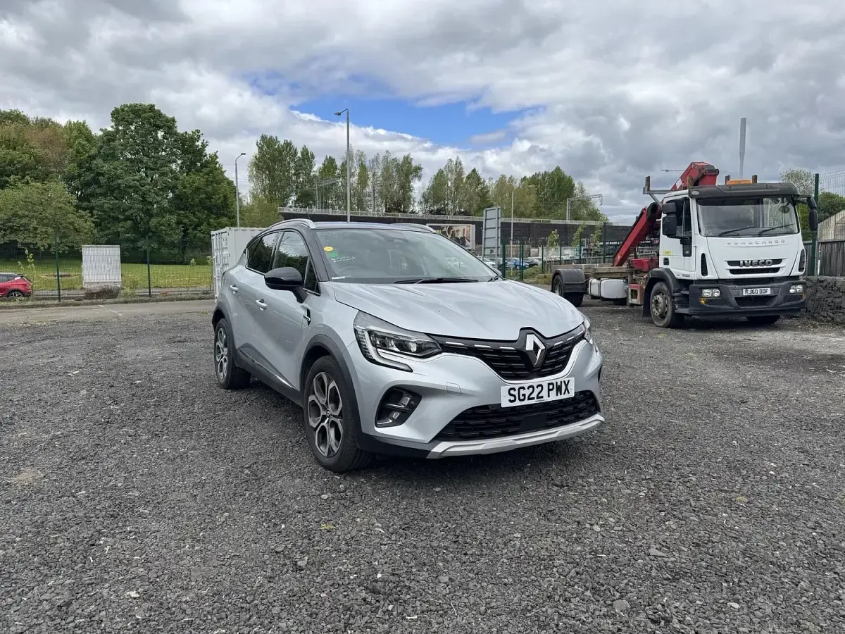 Used Renault Captur SE 90 HP (66 kW) 2022 Grey/black SUV