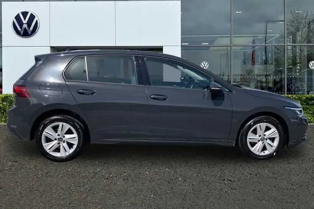 Used VW Golf VIII 130 HP (95 kW) 2021