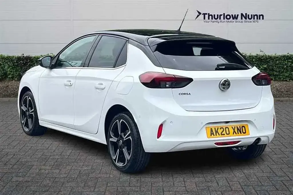 Used Vauxhall Corsa Elite 100 HP (73 kW) 2020 White jade Hatchback