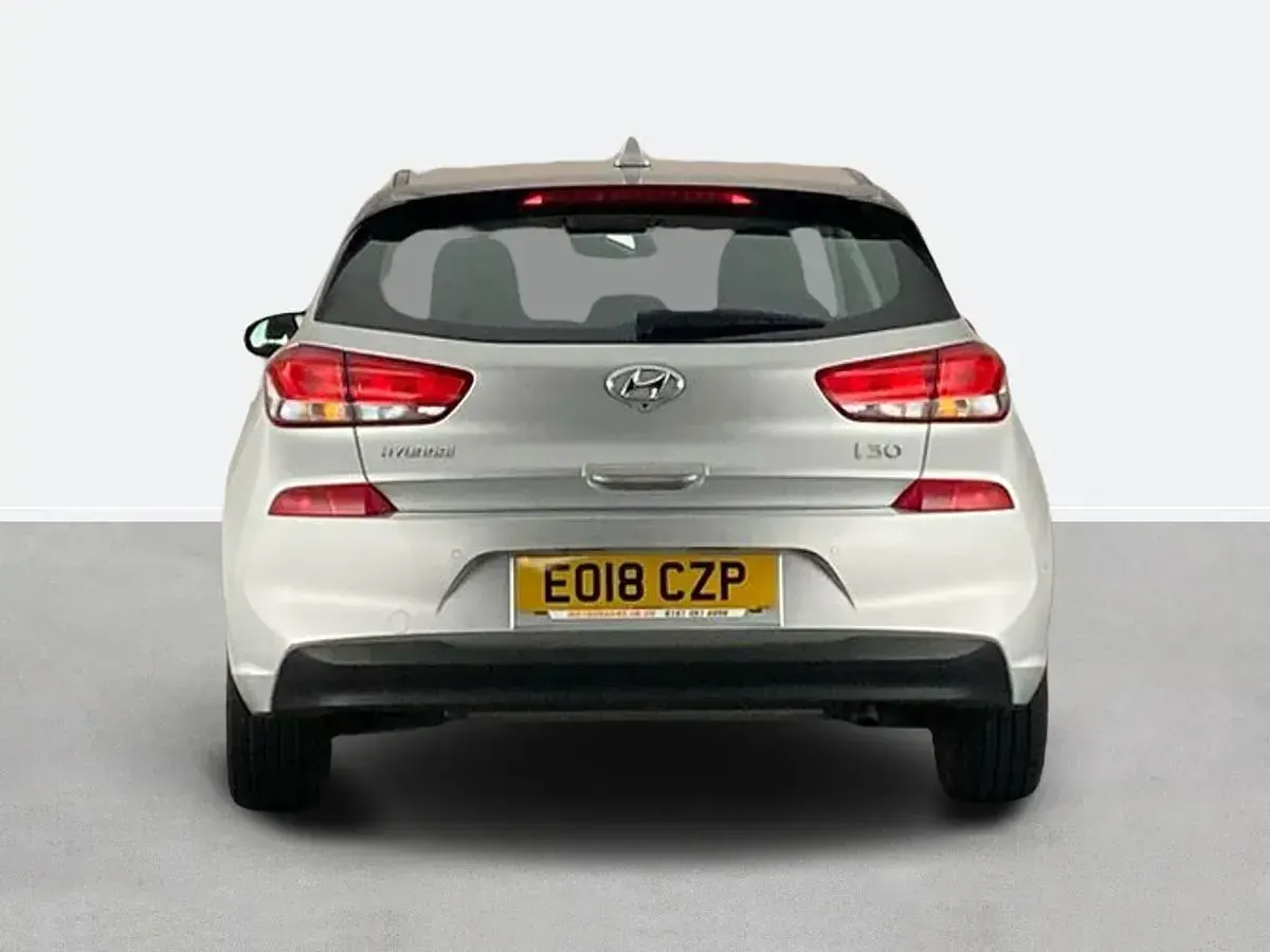 Used Hyundai i30 SE 110 HP (80 kW) 2018 Silver Hatchback