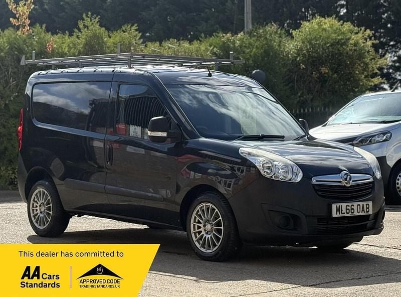 Black Used 2016 Vauxhall Combo S MPV | £6,490 (Fair price) - Image 1/2