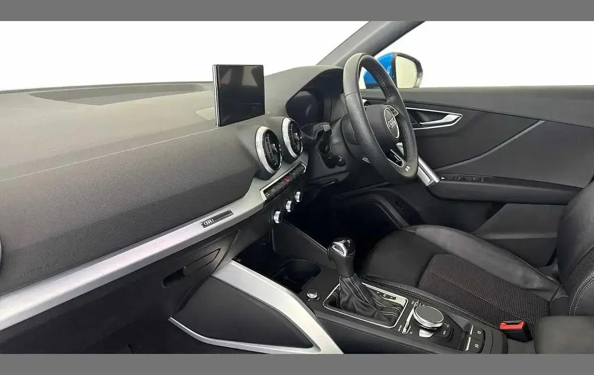 Used Audi Q2 S-Line 147 HP (108 kW) 2023 Blue SUV