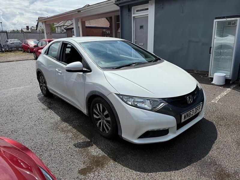 White Used 2014 Honda Civic SE Hatchback | £2,795 (Super price) - Image 1/4