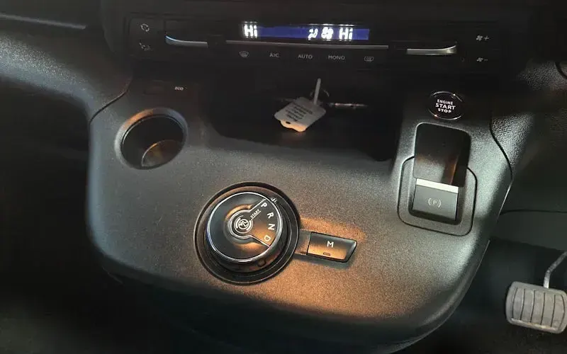 Used Vauxhall Combo Elite 131 HP (96 kW) 2022 Blue MPV