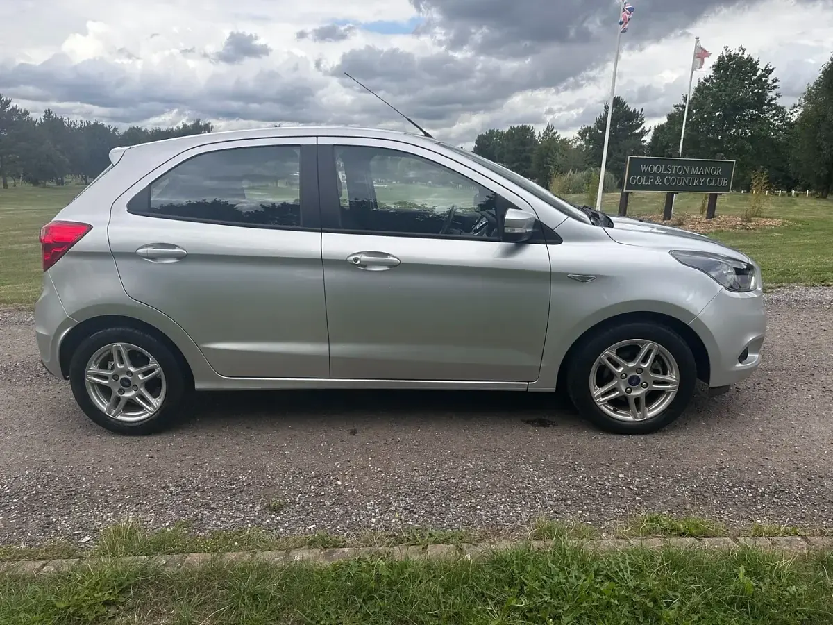 Used Ford Ka Plus Zetec 70 HP (51 kW) 2016 Silver Hatchback