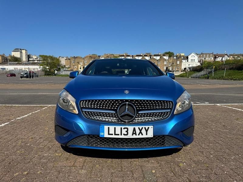 Begagnad Mercedes A180 SE 122 HK (89 kW) 2013 Blå Halvkombi
