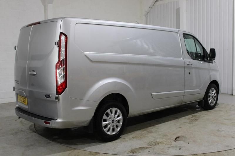 Used Ford Transit Custom Limited 170 HP (125 kW) 2022 Silver Van