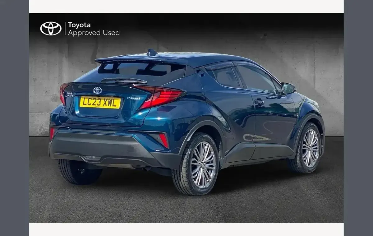 Used Toyota C-HR 122 HP (89 kW) 2023 Blue SUV