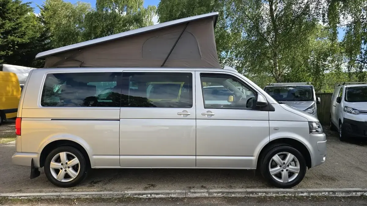 Used VW Caravelle SE 140 HP (102 kW) 2013 Silver Van