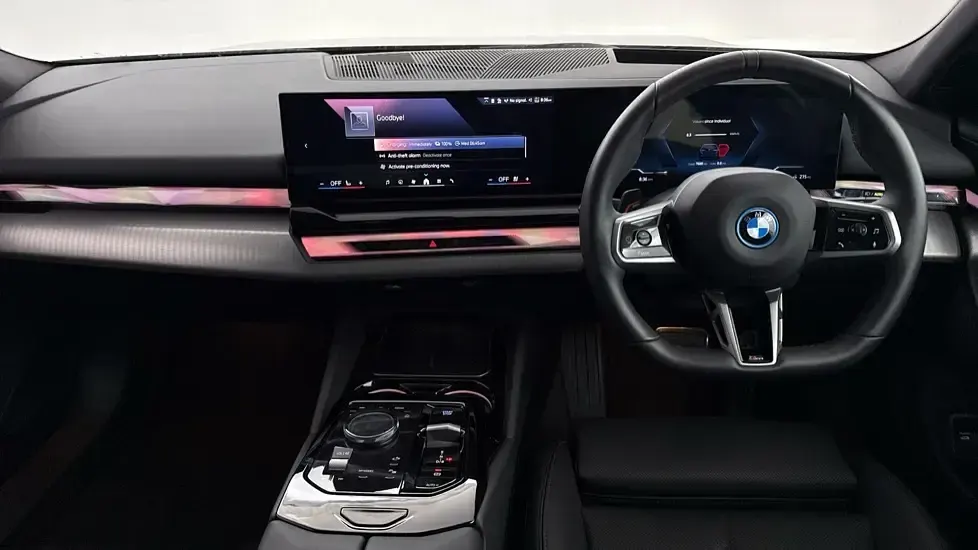 Used BMW i5 M Sport 246 kW (335 HP) 2025 Blue Estate