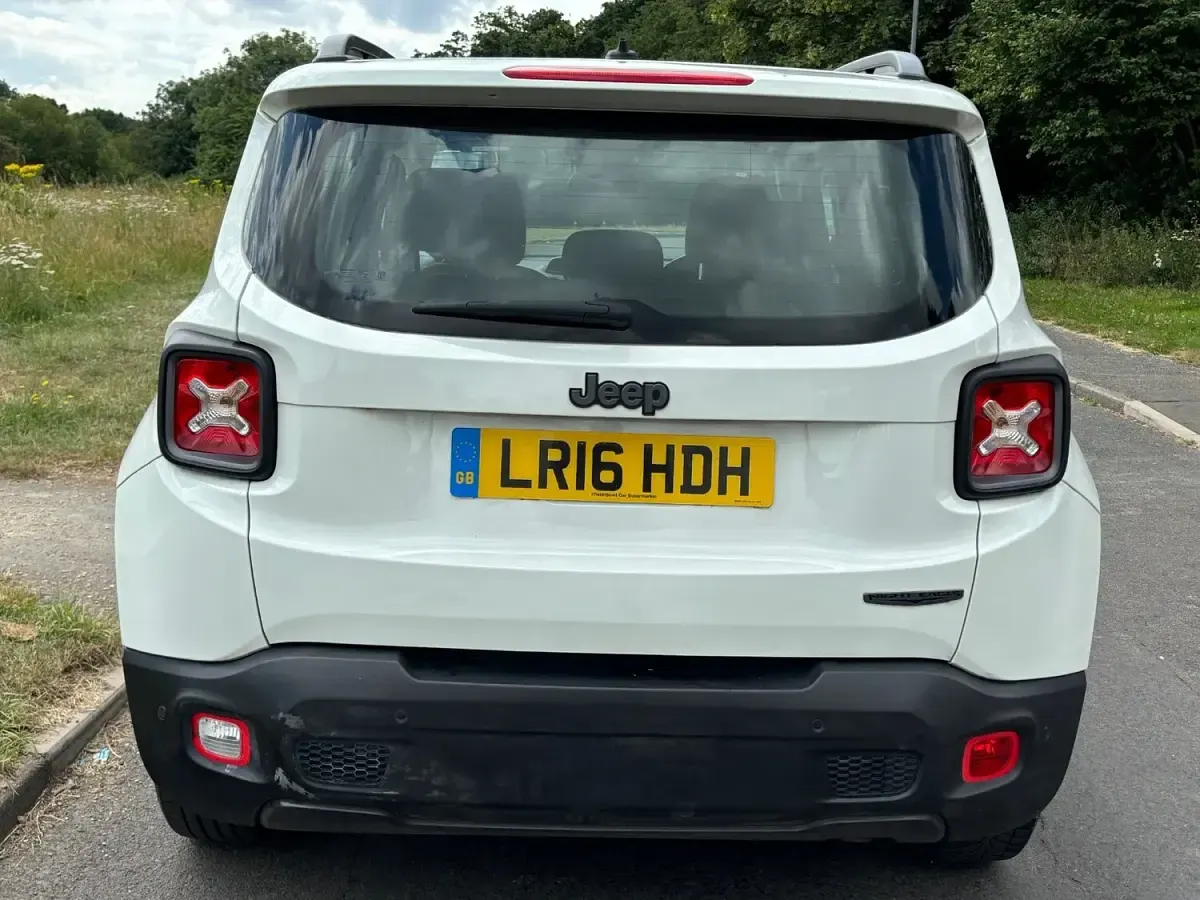 Used Jeep Renegade Night Eagle 120 HP (88 kW) 2016 White SUV