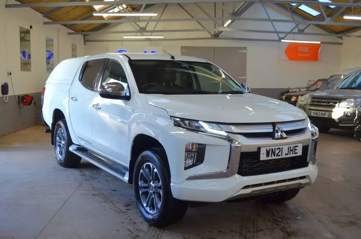 Used Mitsubishi L200 150 HP (110 kW) 2021 White Pickup