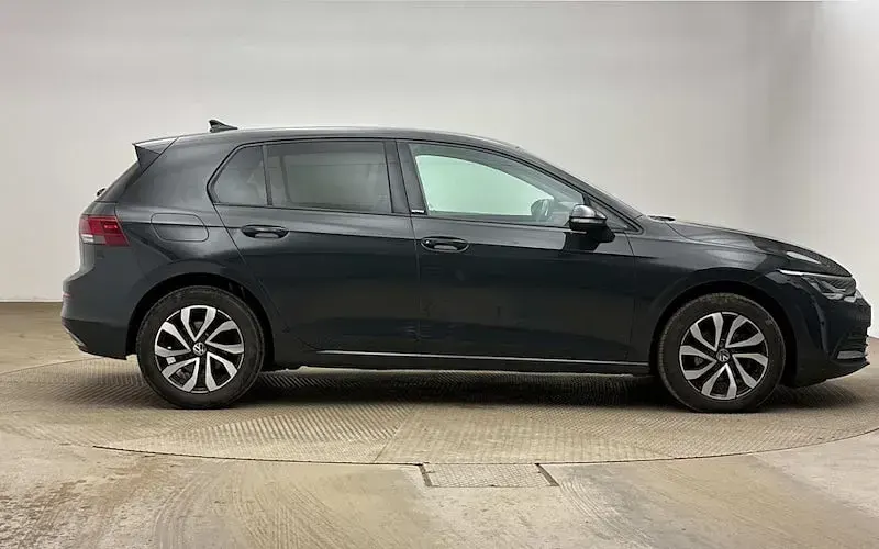 Used VW Golf VII Active 110 HP (80 kW) 2021 Hatchback