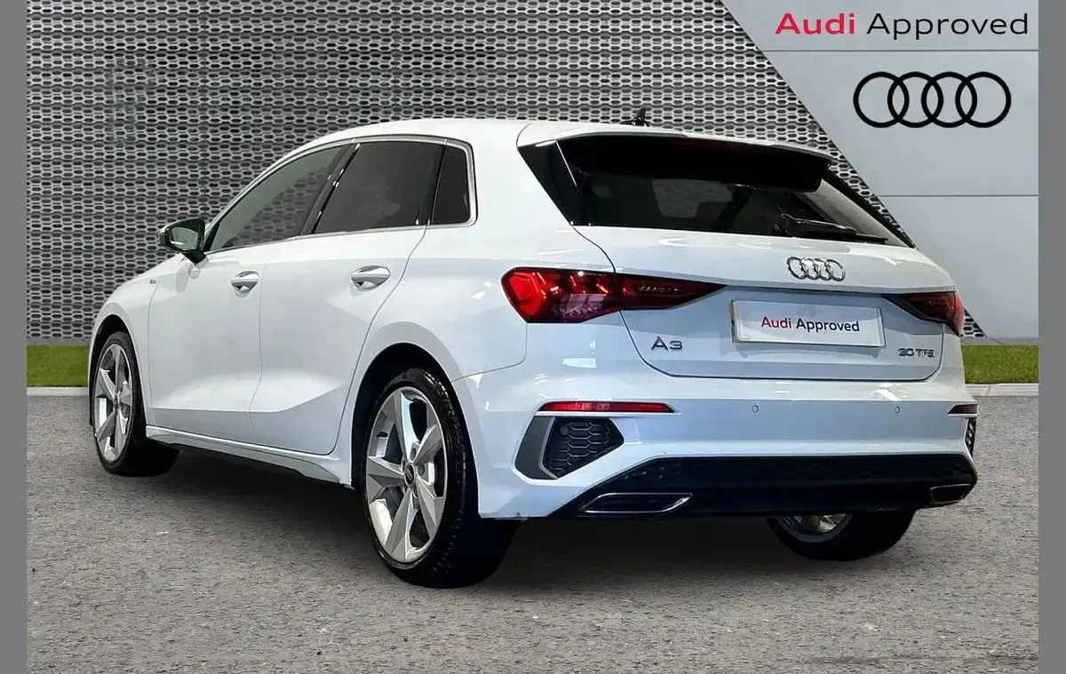 Used Audi A3 S-Line 108 HP (79 kW) 2024 White Hatchback