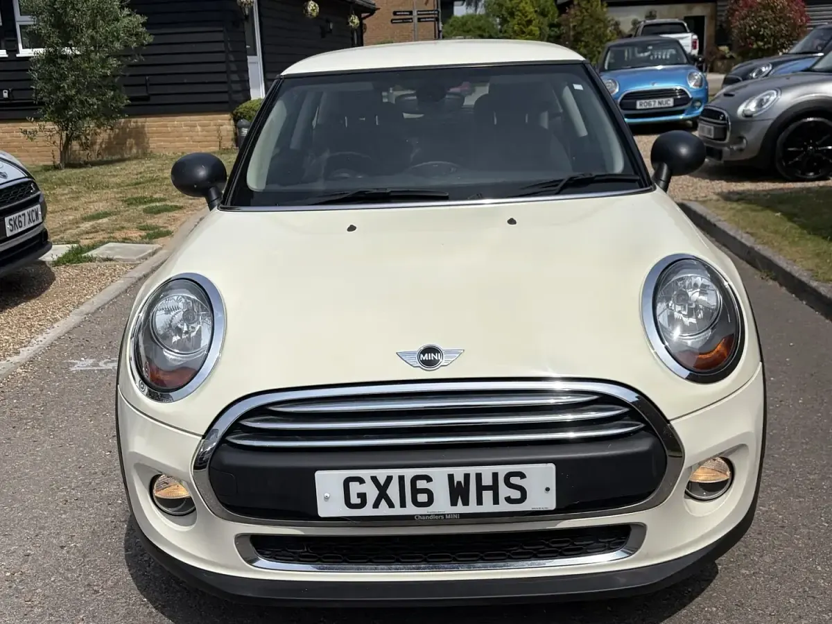 Used Mini ONE Hatch 102 HP (75 kW) 2016 White Hatchback