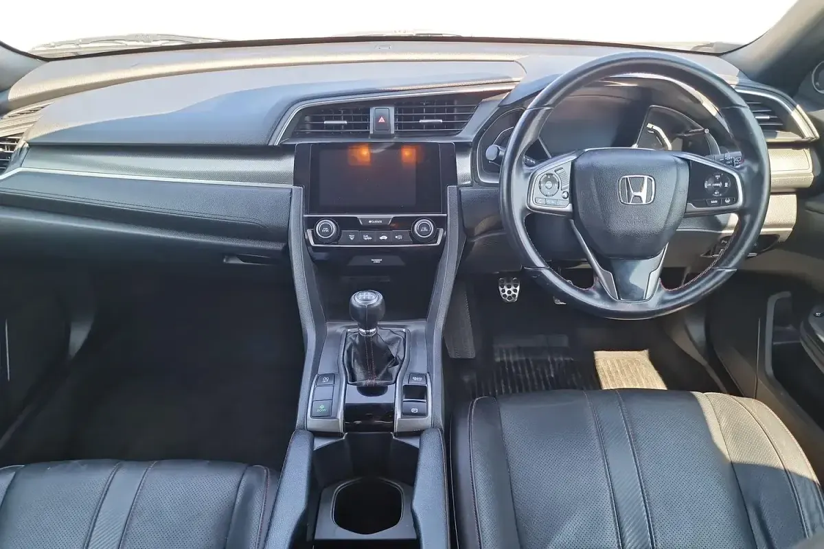 Used Honda Civic Sport 126 HP (92 kW) 2019 White Hatchback