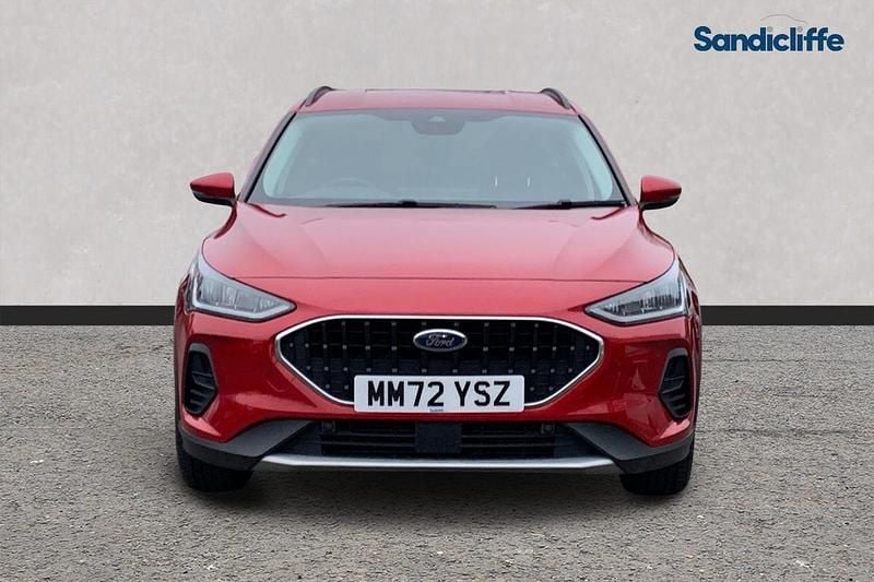 Usado Ford Focus Active 125 CV (91 kW) 2022 Rojo Familiar
