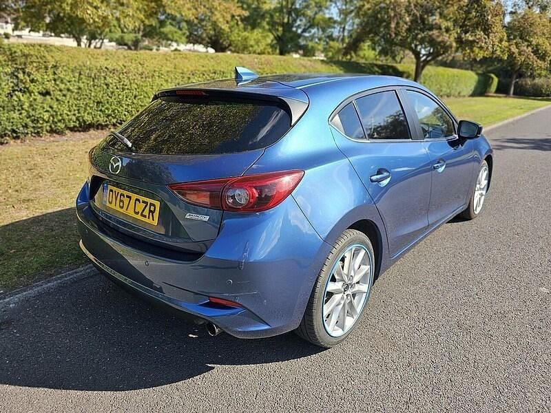 Usado Mazda 3 Inclusive 120 HP (88 kW) 2017 Azul Citadino