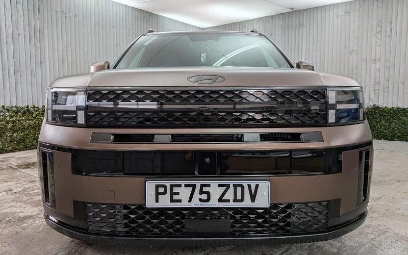 Used Hyundai Santa Fe 253 HP (186 kW) 2025 SUV