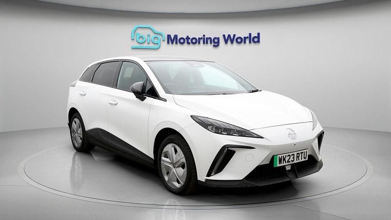 Used MG MG4 EV Trophy 147 kW (201 HP) 2023 White Hatchback