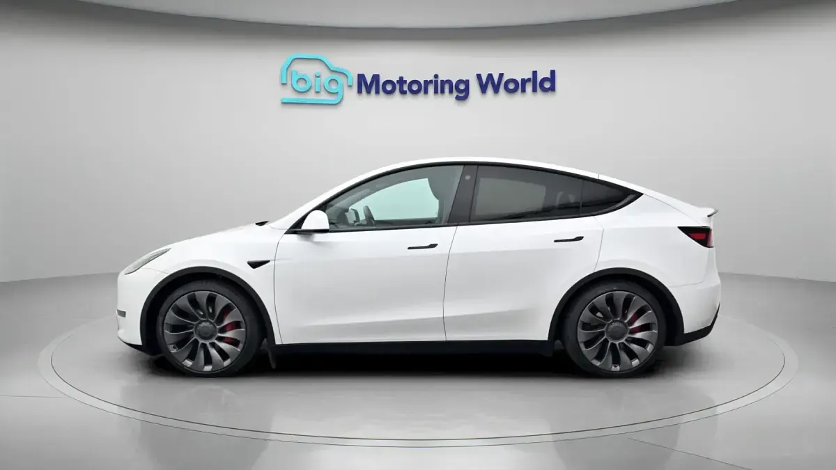 Used Tesla Model Y Performance 392 kW (534 HP) 2023 White SUV