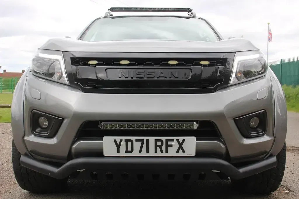 Used Nissan Navara N-Guard 190 HP (139 kW) 2021 Grey Pickup