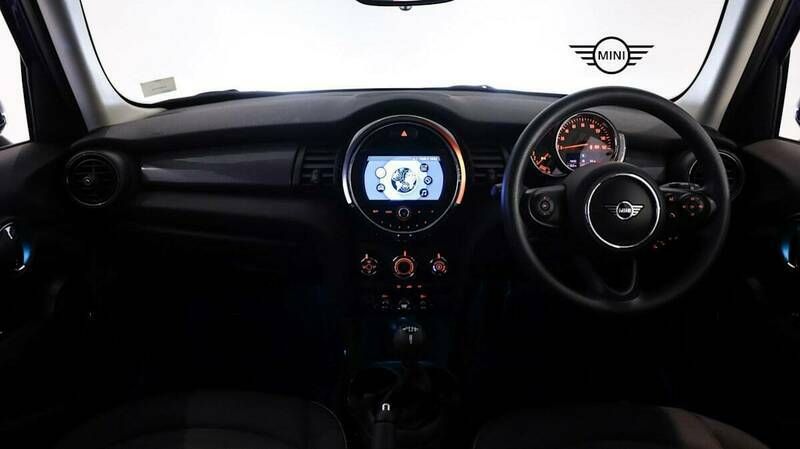 Used Mini Cooper Classic 134 HP (98 kW) 2019 Starlight blue Hatchback