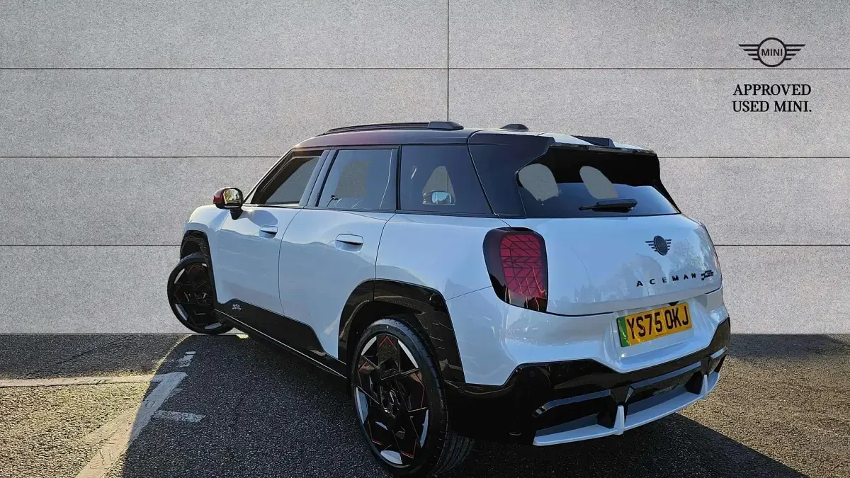 Used Mini Cooper 186 kW (254 HP) 2025 White Hatchback