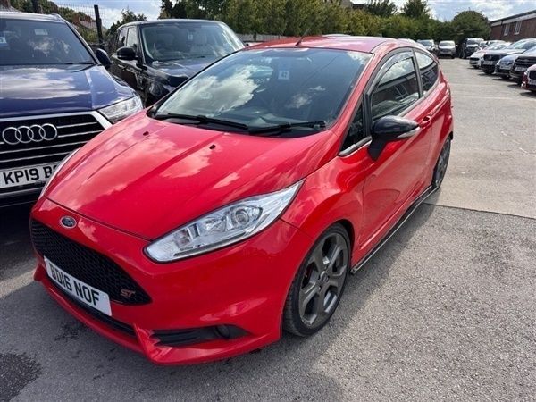 Red Used 2016 Ford Fiesta ST Hatchback | £7,100 (A bit pricey) - Image 1/1