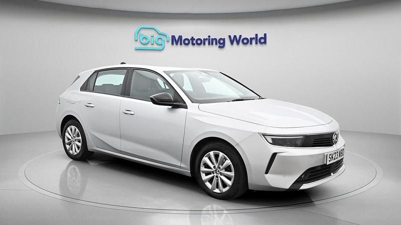 Used Vauxhall Astra Design Edition 130 HP (95 kW) 2023 Grey Hatchback