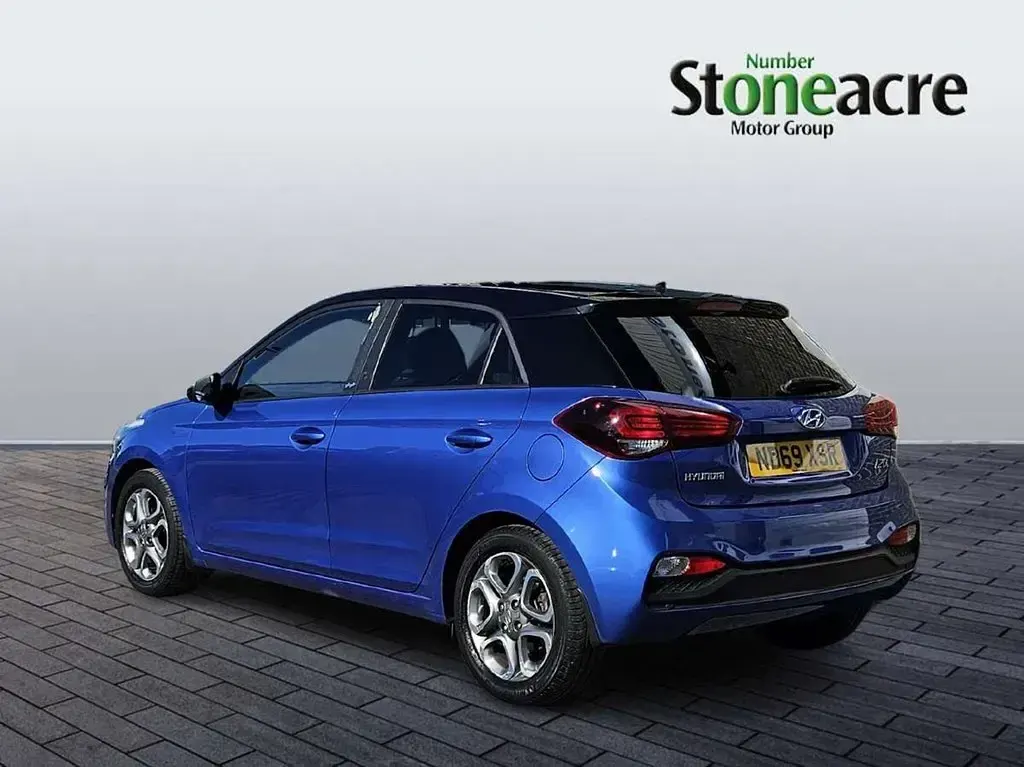 Used Hyundai i20 84 HP (61 kW) 2020 Blue Hatchback