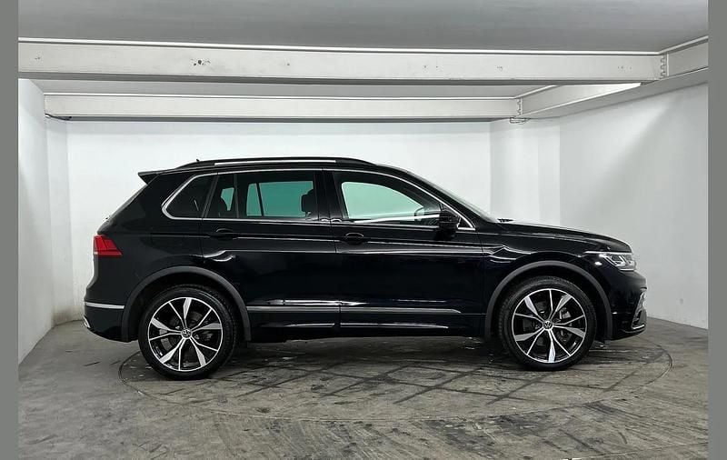 Used VW Tiguan R-line 245 HP (180 kW) 2023 Black SUV