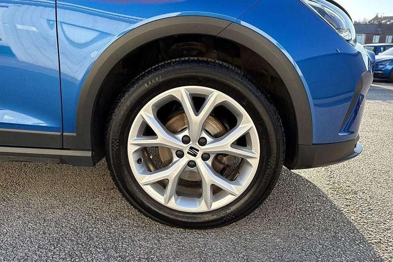 Used Seat Arona FR 108 HP (79 kW) 2023 Blue SUV