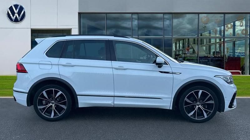 Used VW Tiguan R-line 150 HP (110 kW) 2022 Pure white SUV