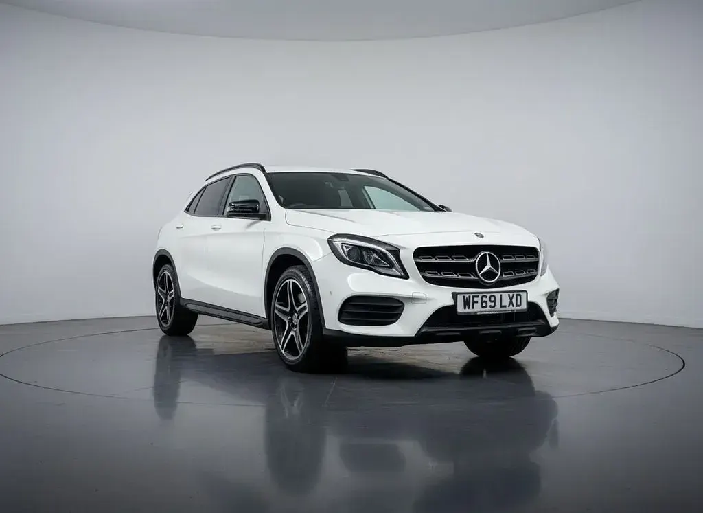 Used Mercedes GLA180 AMG line 122 HP (89 kW) 2019 White SUV