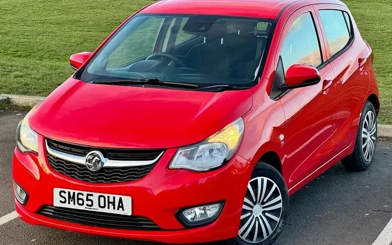 Used Vauxhall Viva 75 HP (55 kW) 2015 Red Hatchback