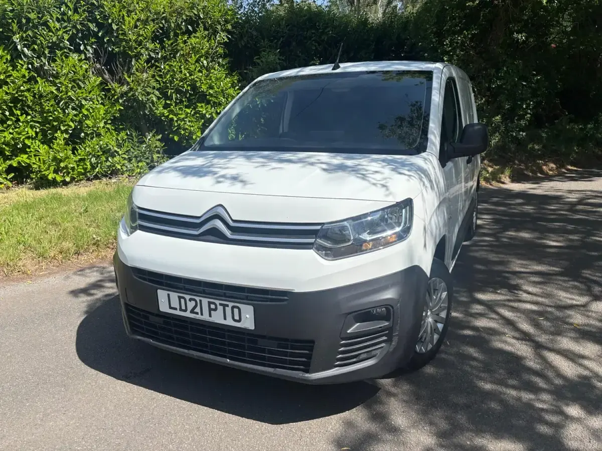 Usado Citroën Berlingo 75 HP (55 kW) 2021 Branco Monovolume