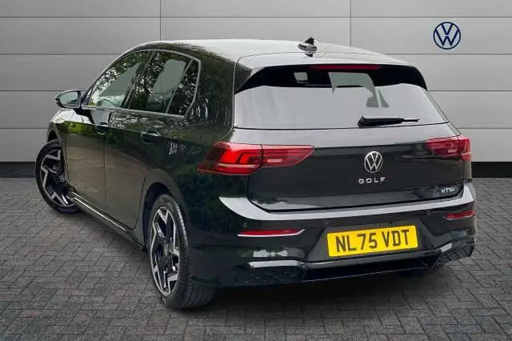 Used VW Golf VIII 150 HP (110 kW) 2025