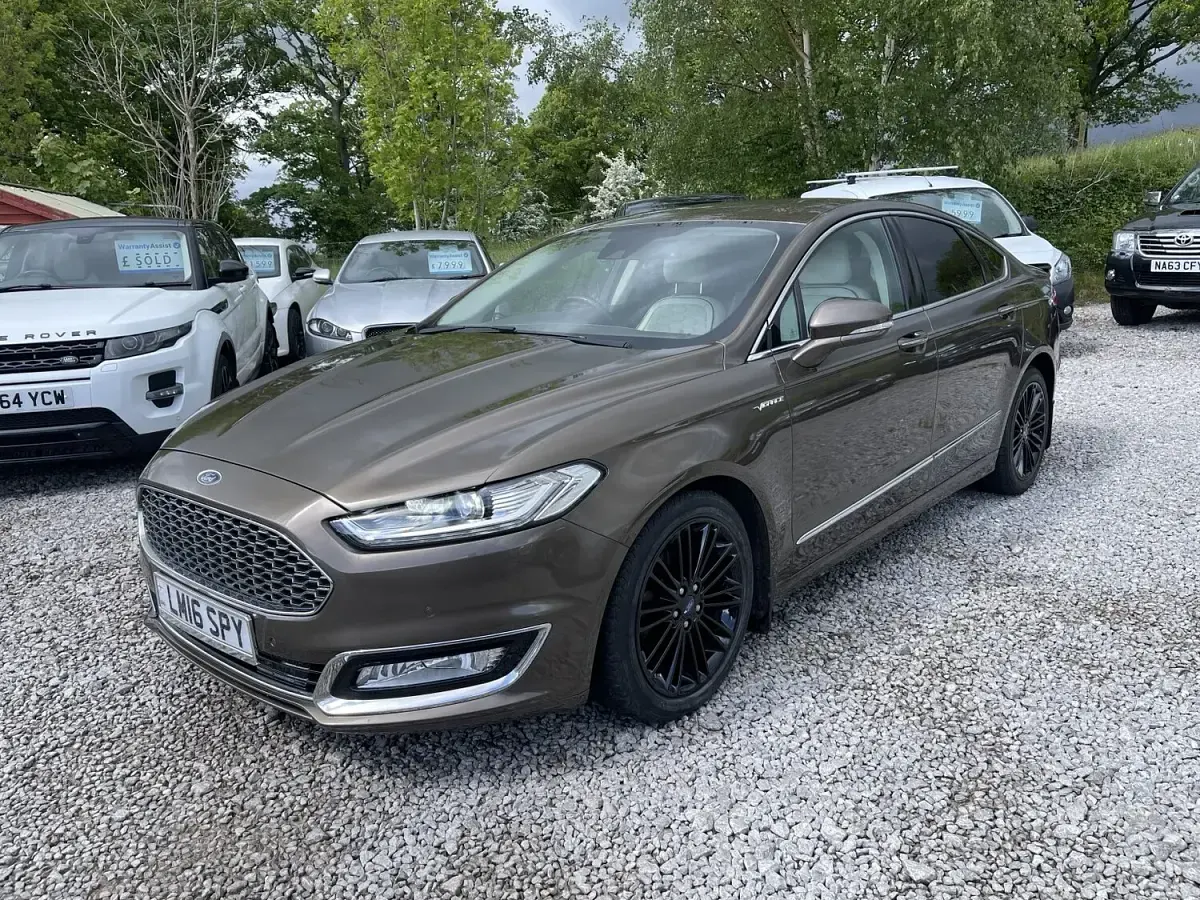 Used Ford Mondeo Vignale 180 HP (132 kW) 2016 Brown Sedan