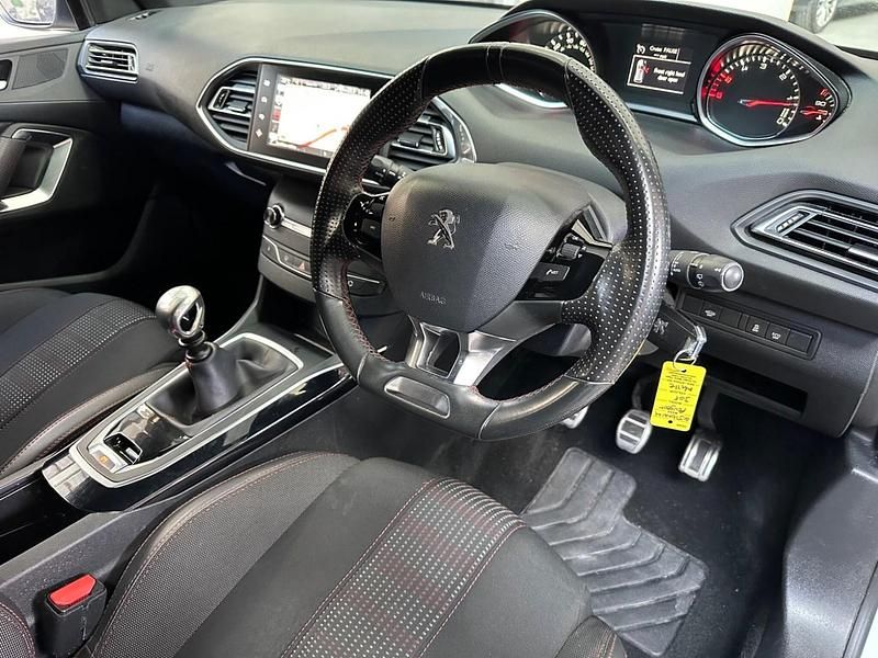 Used Peugeot 308 GT-line 2016 White Hatchback