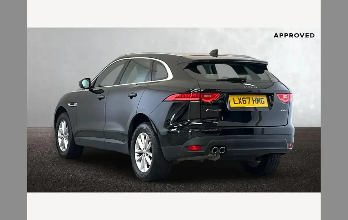 Używany Jaguar F-Pace Prestige 180 KM (132 kW) 2017 Czarny SUV